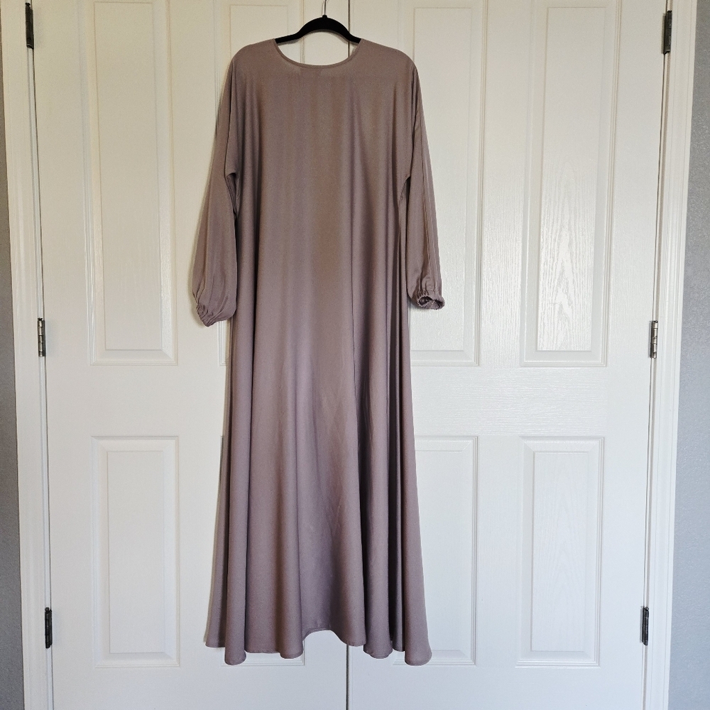 Umbrella Cut Closed Abaya with Elasticated Cuffs - Natural Size M/L - Picture 2 of 7
